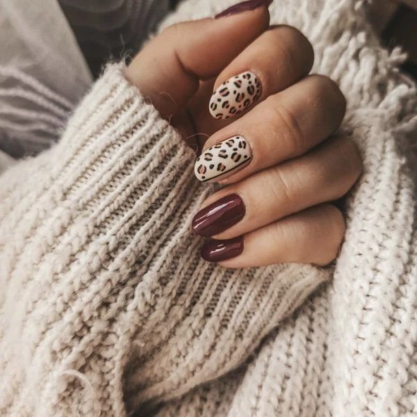 Cómo llevar el nail art animal print, que marca tendencia en el street style