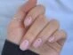 Cómo llevar las dots nails, la manicura que marca tendencia en la Gen-Z