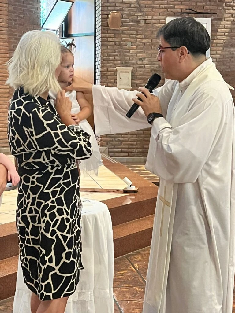 Las fotos de bautismo de Charo, la hija de Débora D'Amato.