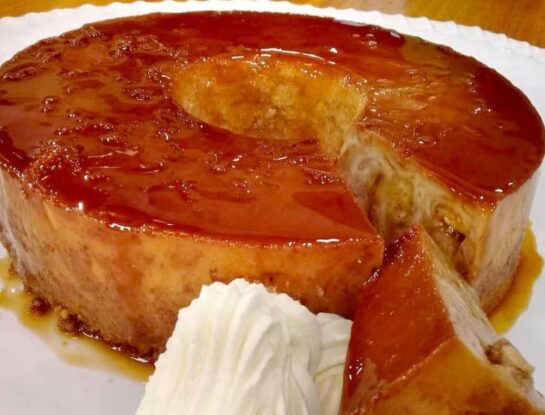 Budín de pan con medialunas: la receta fácil de Ariel Rodríguez Palacios