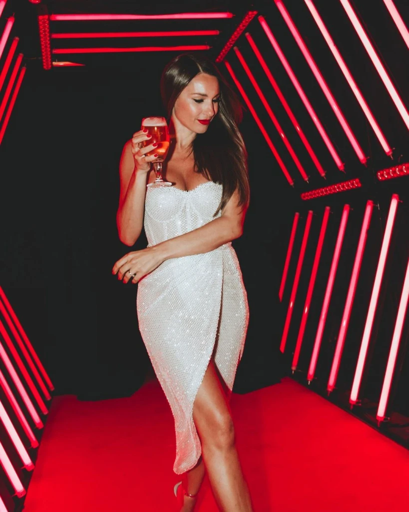 Pampita deslumbró a todos con un imponente look de fiesta para una cena de gala