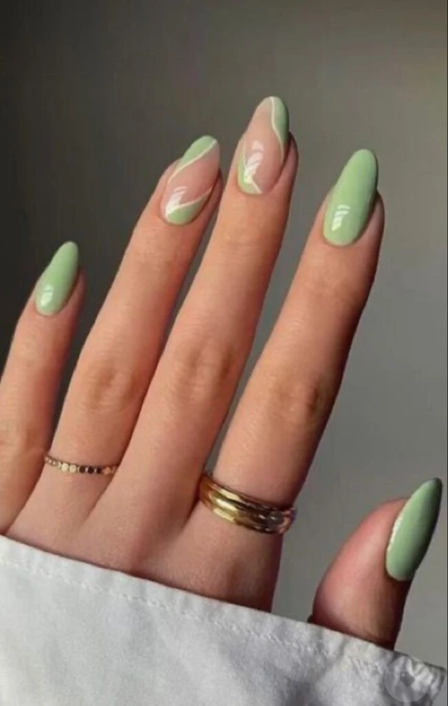 Light green nails, las uñas que marcan tendencia este invierno
