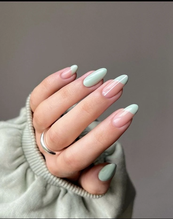Light green nails, las uñas que marcan tendencia este invierno