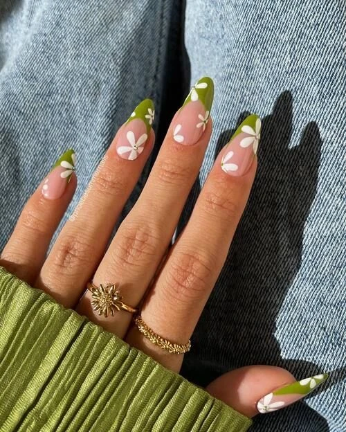 Colorful french tip nails, las uñas más coloridas que elige la Gen-Z
