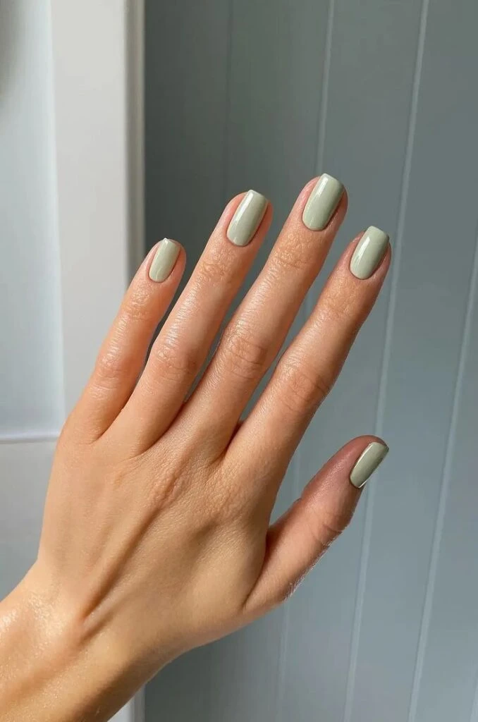 Light green nails, las uñas que marcan tendencia este invierno