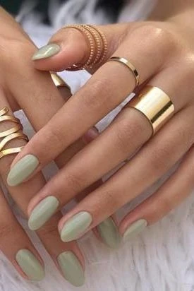 Light green nails, las uñas que marcan tendencia este invierno