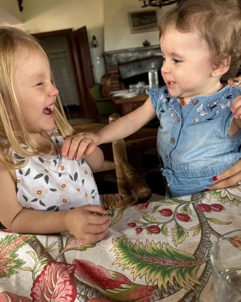 Las fotos inéditas del fin de semana en familia de Roberto García Moritán y Pampita en el Castillo Dahau