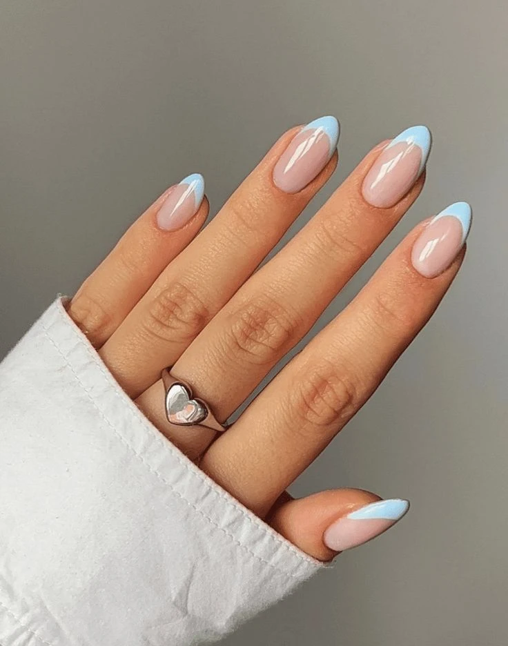 Colorful french tip nails, las uñas más coloridas que elige la Gen-Z