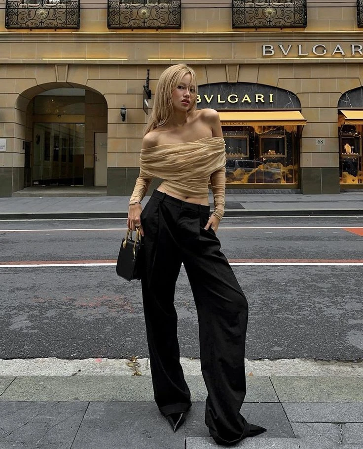 Alerta tendencia: los tops off the shoulder más chic del otoño