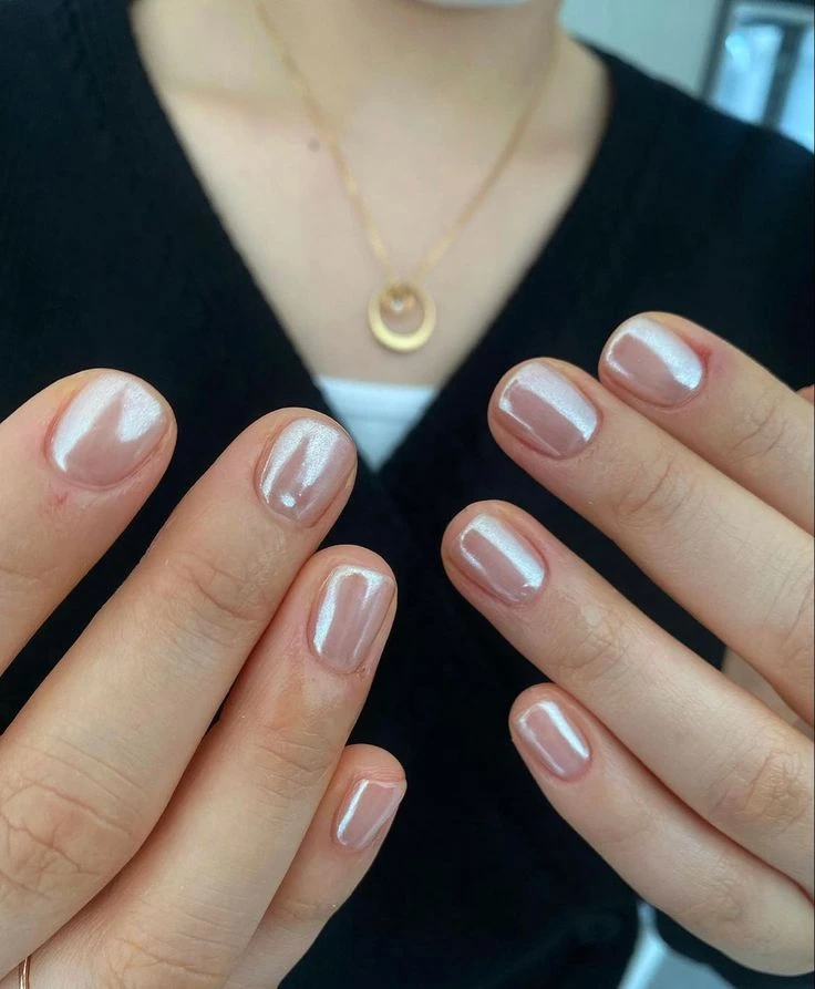 'Baby nails', la manicura minimalista súper elegante y fácil de copiar