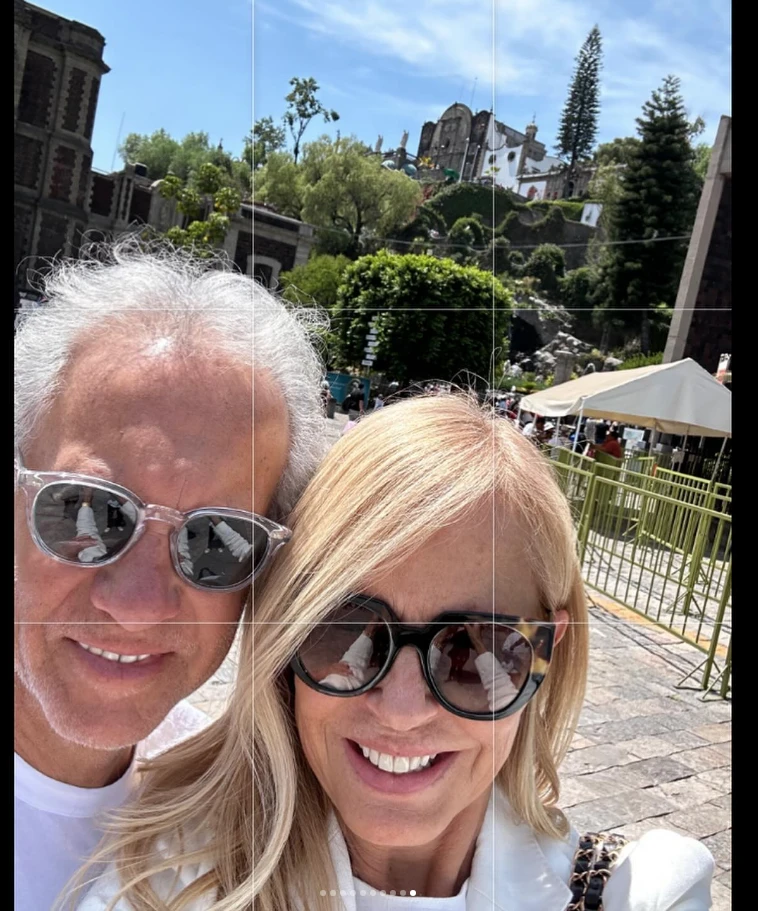 Cecilia Bolocco viajó a México con su hijo Máximo y su marido Pepo Daire.