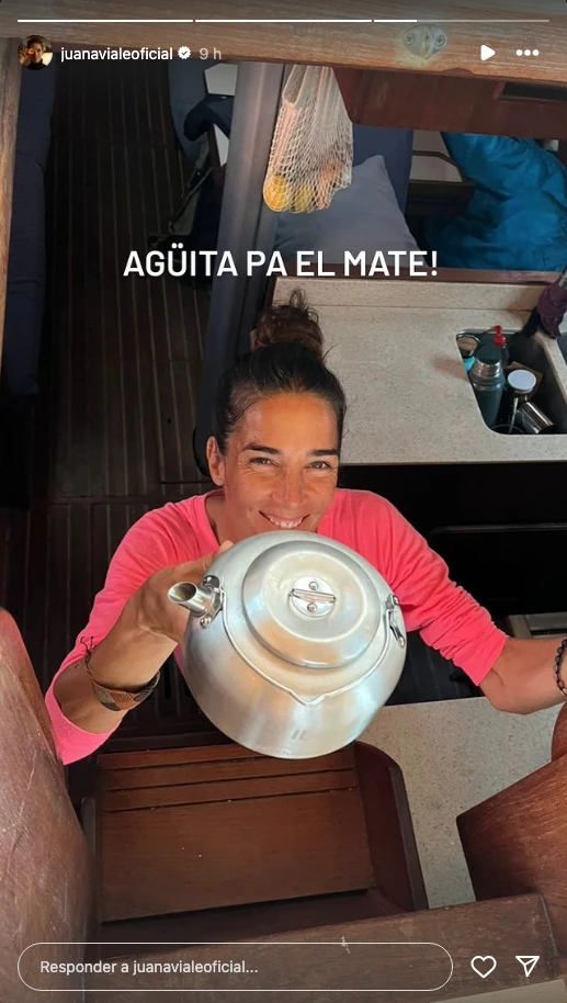 Juana Viale, feliz en el velero