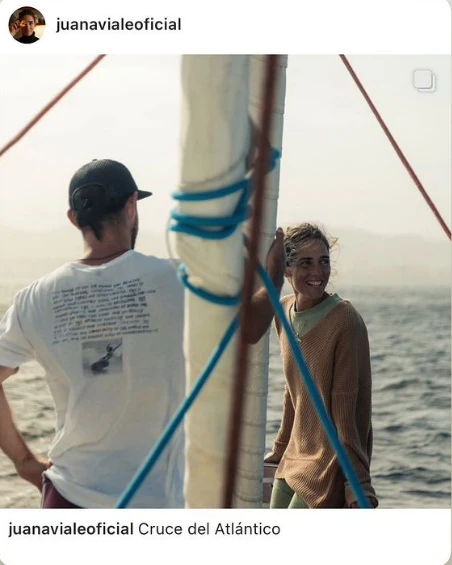 Juana Viale aprendió a hacer tareas de náutica en el velero.