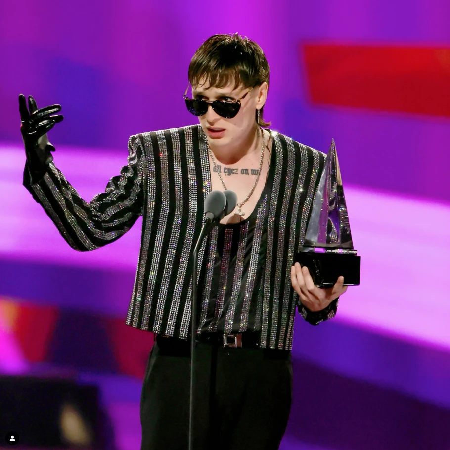 Peso Pluma en los Latin American Latin Awards