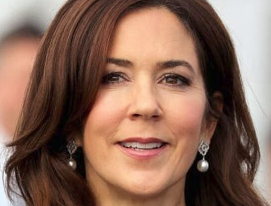 El detalle más original del look working girl de Mary, la Reina de Dinamarca