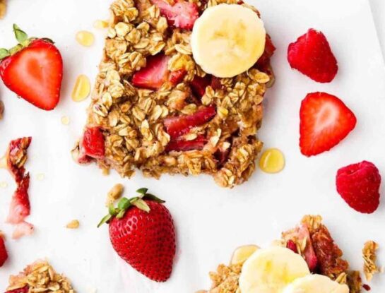 Barritas de avena, banana y frutillas: una receta saludable e ideal para la merienda
