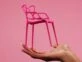 Barbie x Kartell y Phillippe Starck recrearon las sillas más icónicas de la casa italiana