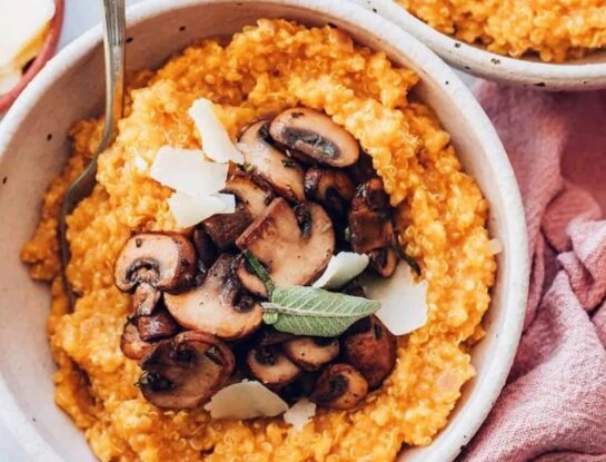 La receta del risotto con quinoa, zapallo y portobellos de Maru Botana