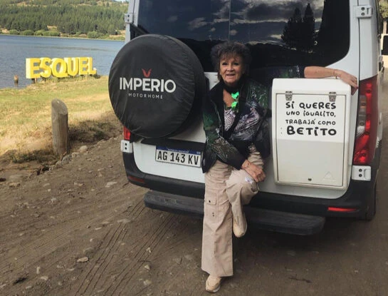 Qué es de la vida de Silvia Freire: tras perder a su marido viaja en su motorhome brindando apoyo a quienes lo necesitan
