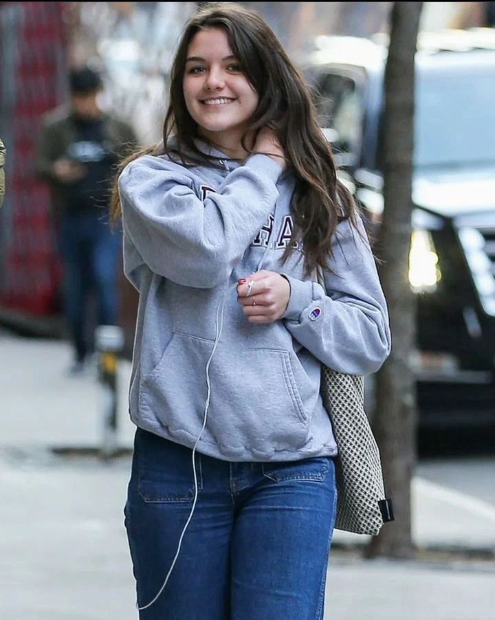 Así está Suri Cruise, la hija de Tom Cruise que está cumpliendo 18 años