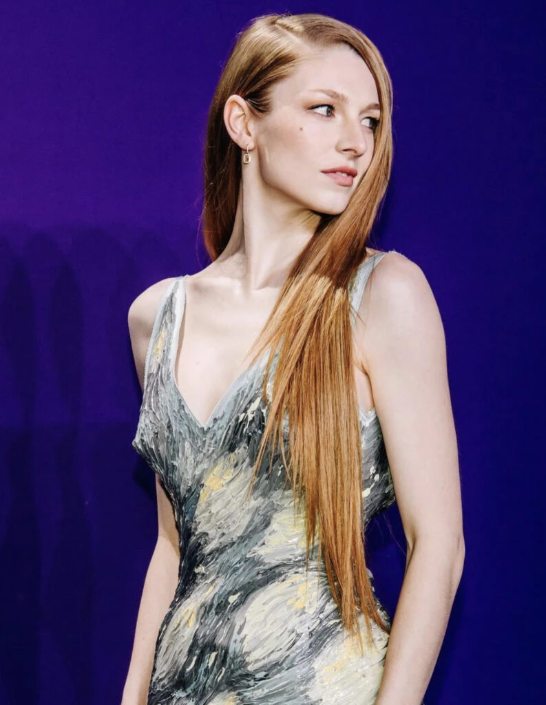 Hunter Schafer y su vestido inspirado en Van Gogh. Foto: Instagram.