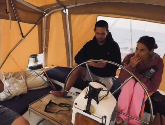 Juana Viale y Yago Lange: así es el espectacular barco donde están navegando en su nueva misión ambientalista