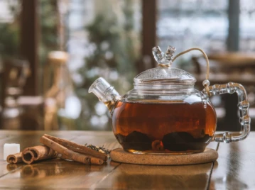 La infusión de 3 ingredientes que desinflama la panza