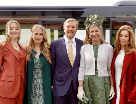 Las fotos de Máxima y sus hijas, las princesas Amalia, Alexia y Ariane en los festejos por el Día del Rey