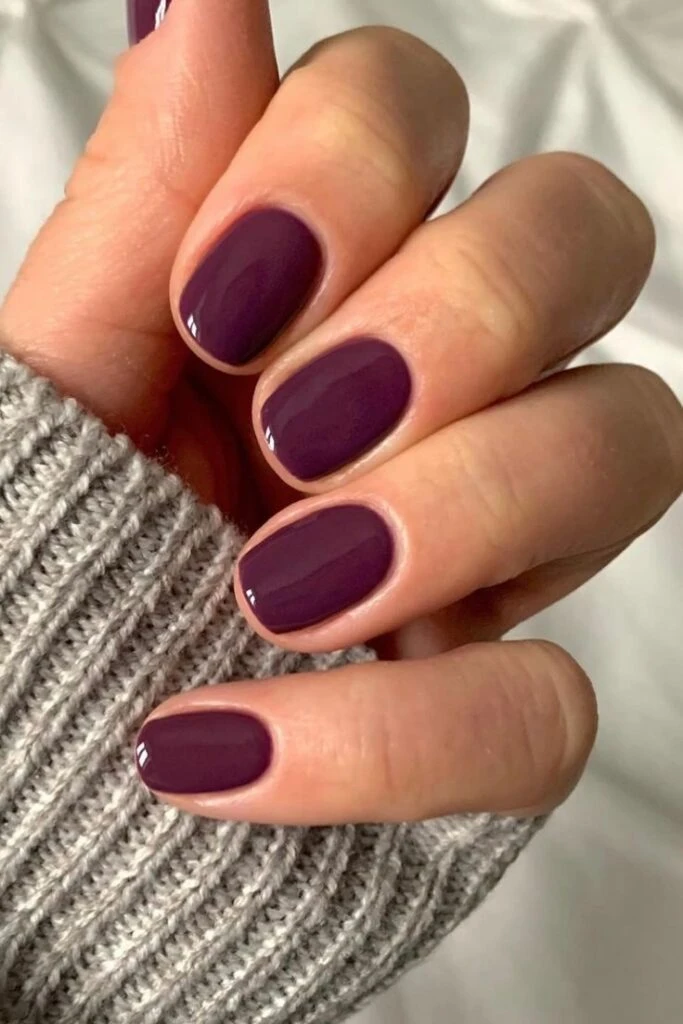 Manicura 3 colores inesperados marcan tendencia este otoño berenjena
