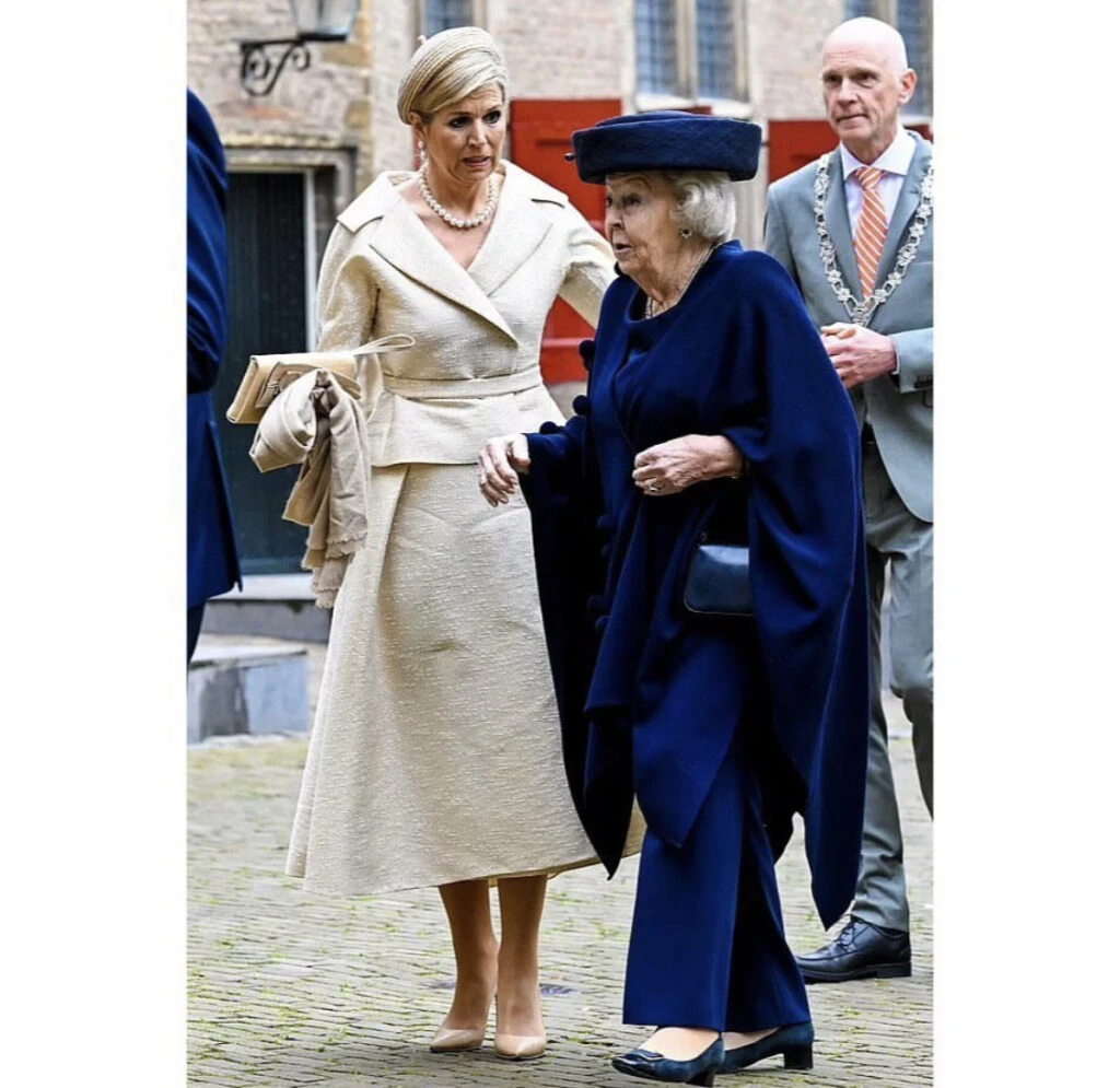 Máxima apostó por un look monocromático y marcó tendencia. Foto: Instagram. 