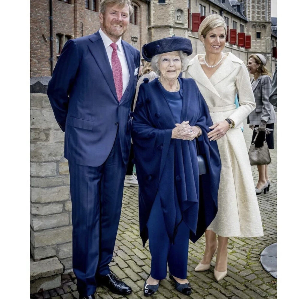 Máxima, su esposo y su suegra. Foto: Instagram.