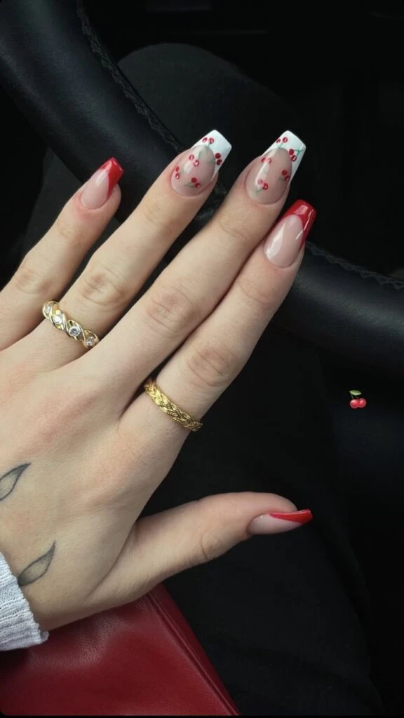Cherry nails, la manicura más divertida que marca tendencia en el street style