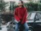 Guía de estilo: los suéteres rojos marcan tendencia en el street style