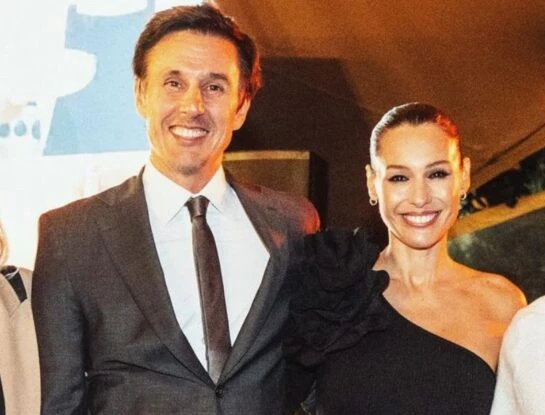 Pampita impactó con un look con aires flamencos
