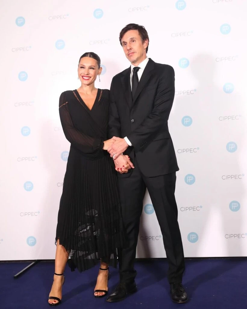 Pampita look black chic