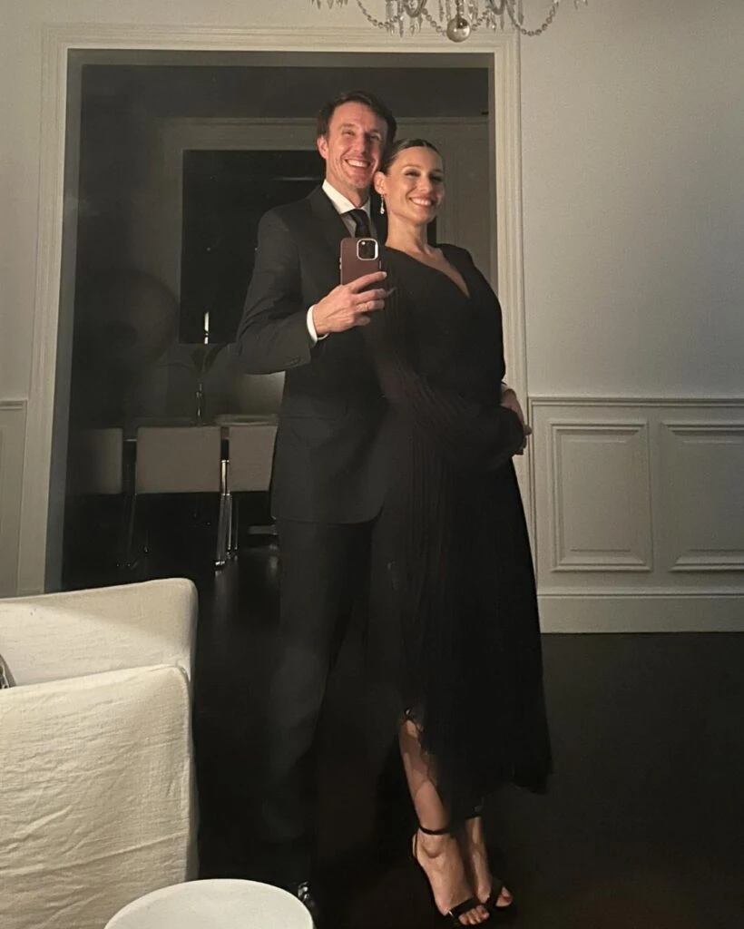 Pampita look black chic