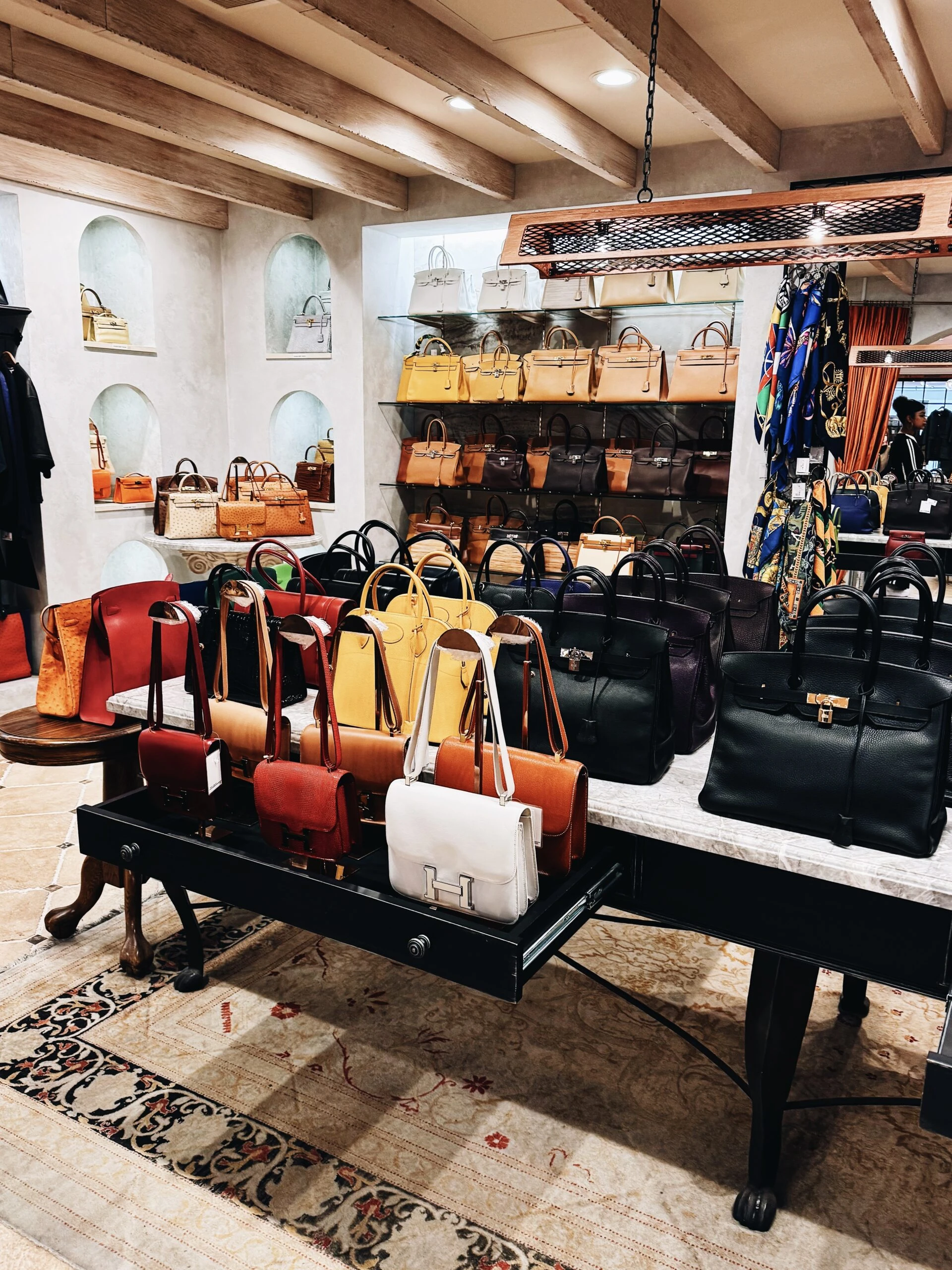 Sección de Hermès en Amore Vintage Aoyama