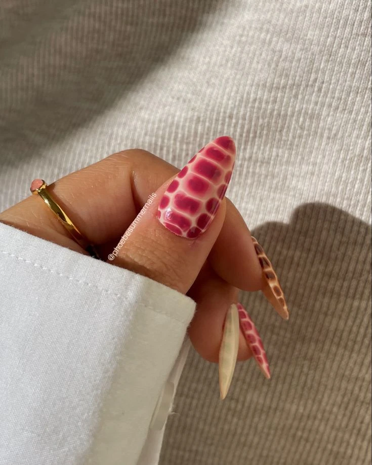 Snake skin nails, las uñas fashionistas de esta temporada