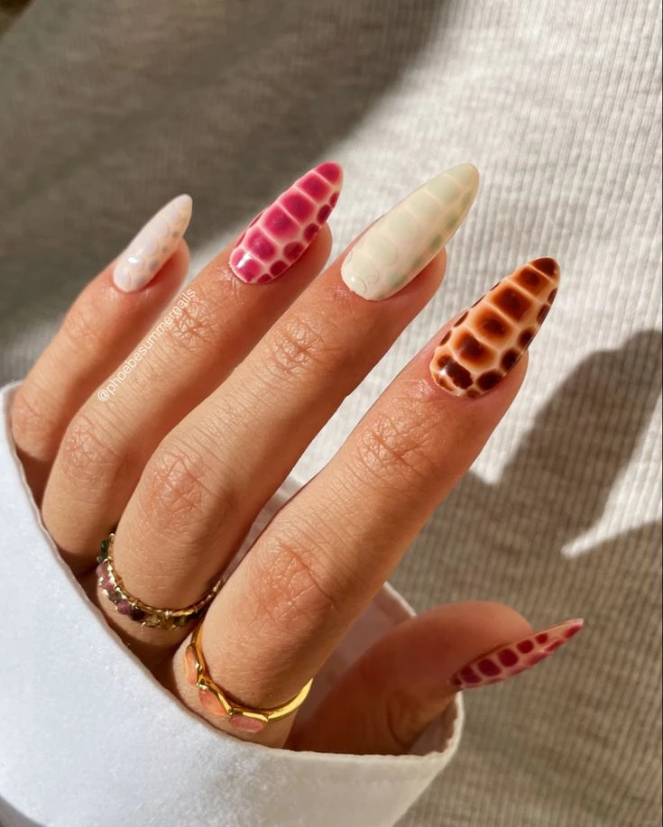 Snake skin nails, las uñas fashionistas de esta temporada