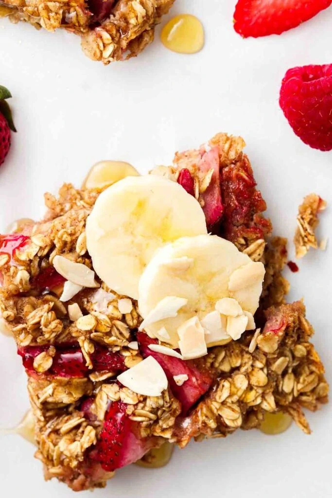 Barritas de avena, banana y frutillas: una receta saludable e ideal para la merienda