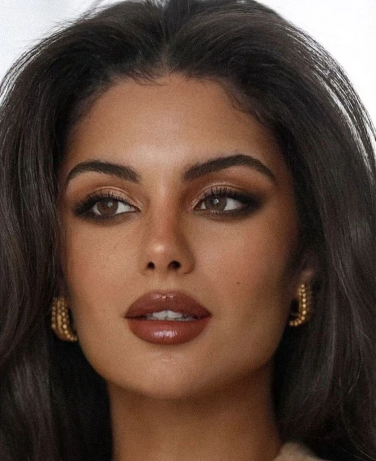 El make up 90’s supermodel look no falla y marca tendencia en la Gen-Z