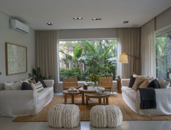 Diseño y decoración de una casa moderna de belleza atemporal