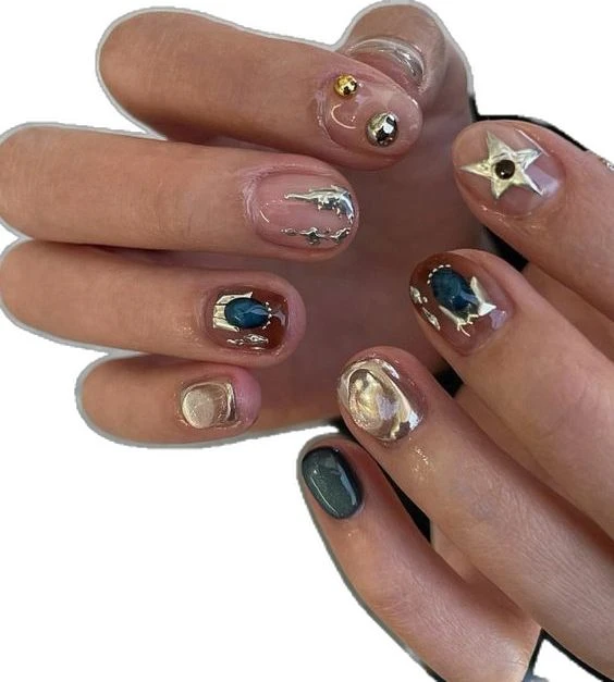 Este nail art es súper trendy.