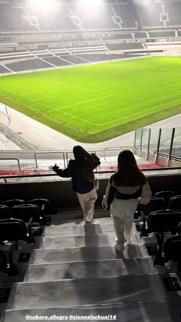alegra subero, sorpresa en el estadio de river