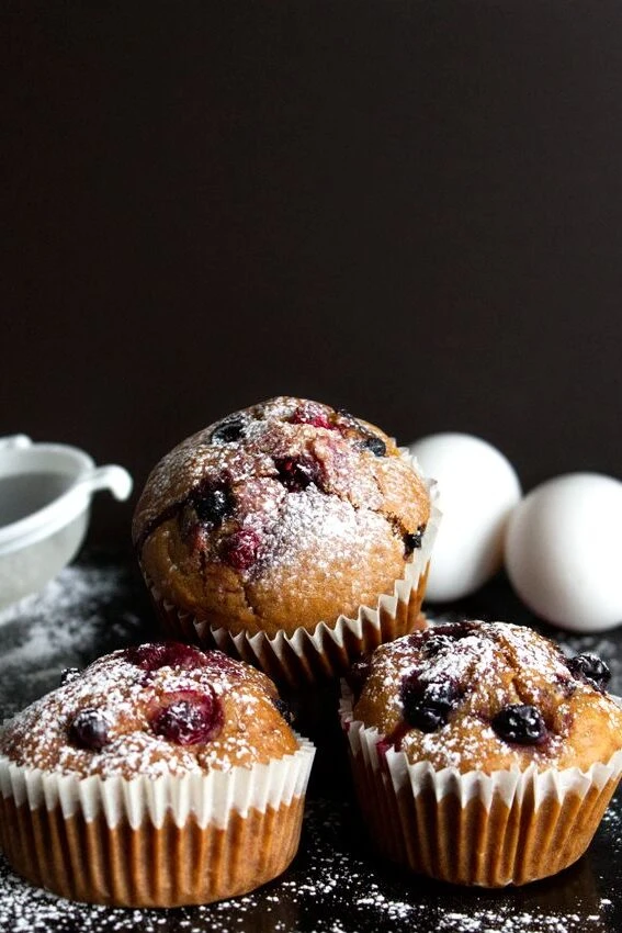 Muffins de frutos rojos y champagne: una receta bien "coquette" de Agustina Vives