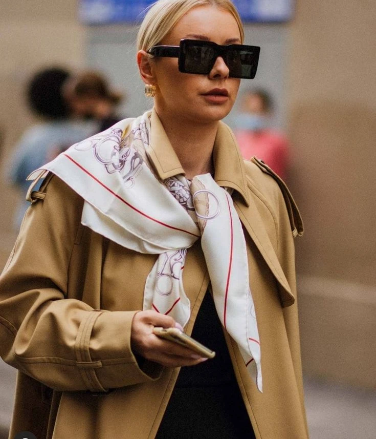 cómo se usa el pañuelo, el accesorio clave del otoño