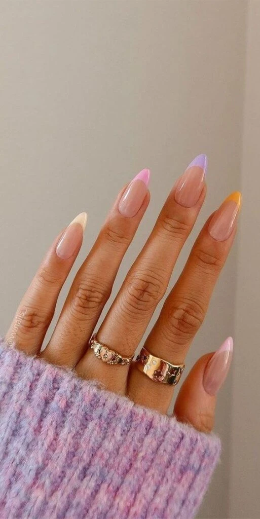 Colorful french tip nails, las uñas más coloridas que elige la Gen-Z