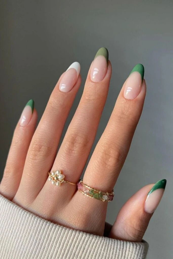Colorful french tip nails, las uñas más coloridas que elige la Gen-Z