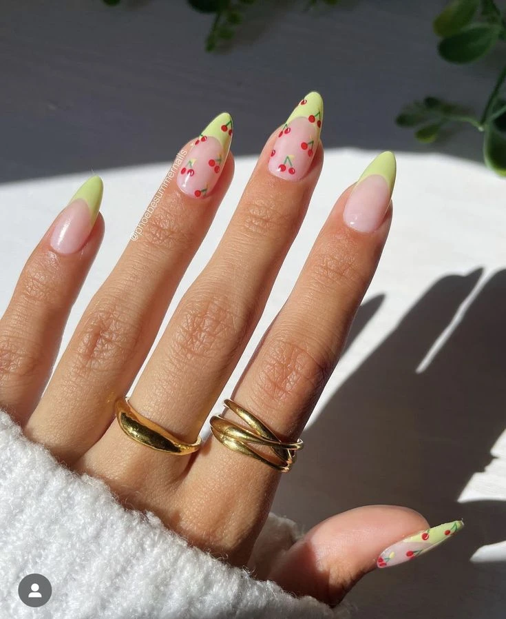 Colorful french tip nails, las uñas más coloridas que elige la Gen-Z