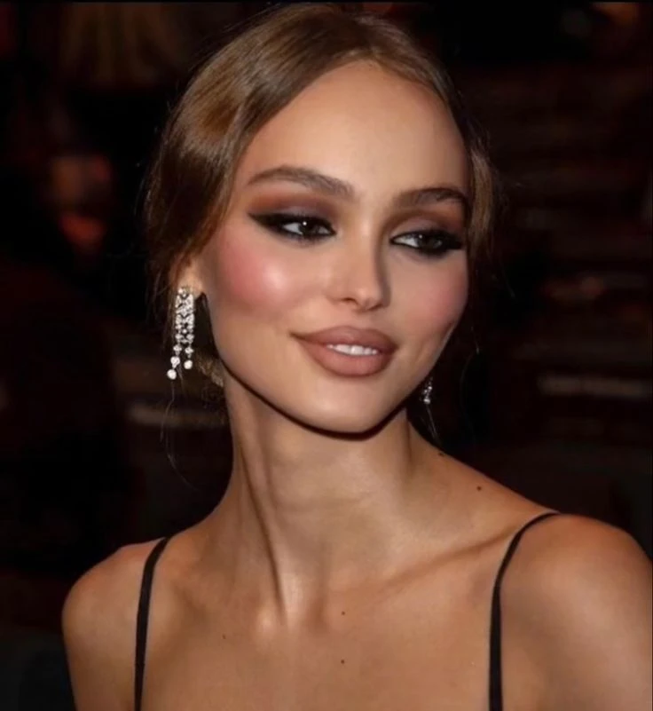 El make up 90’s supermodel look no falla y marca tendencia en la Gen-Z